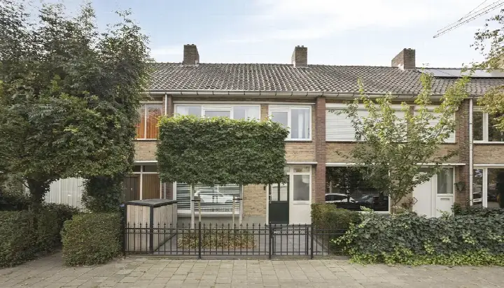 Terraced house for sale: Rubinsteinlaan 47, Blaarthem Eindhoven