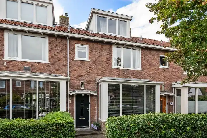Tussenwoning te koop: Rusburglaan 8, Blekersbuurt Santpoort-Zuid