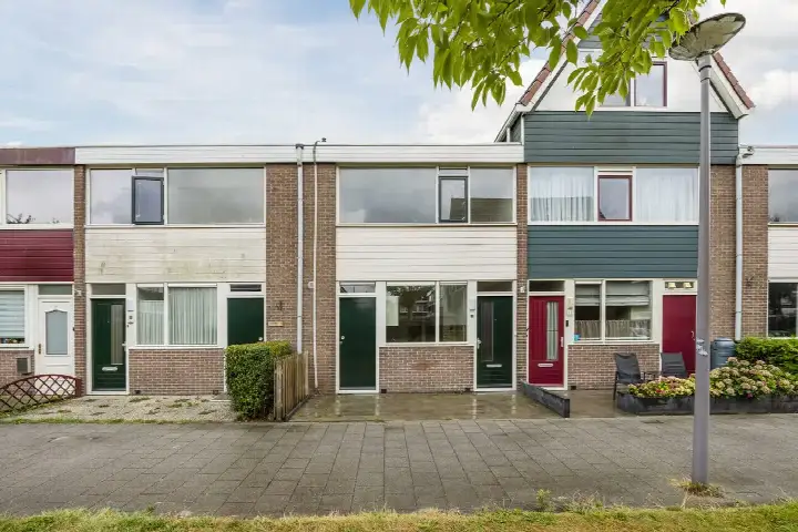 Tussenwoning te koop: Ruygeplaat 13, Rozenburg Rozenburg
