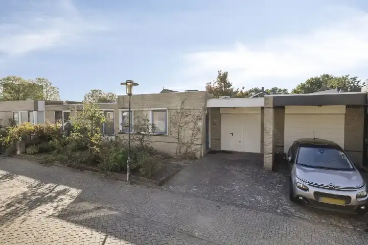 Terraced house for sale: Ruys de Beerenbrouckstraat 145, Paauwenburg Noordoost Vlissingen