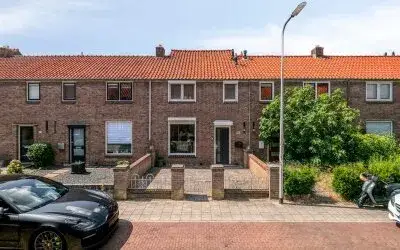 Tussenwoning te koop: Ruysdaelstraat 8, Zandweerd-Noord Deventer