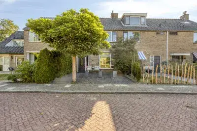 Tussenwoning te koop: S.G.A. Doorenbosstraat 5, Botanicusbuurt Boskoop