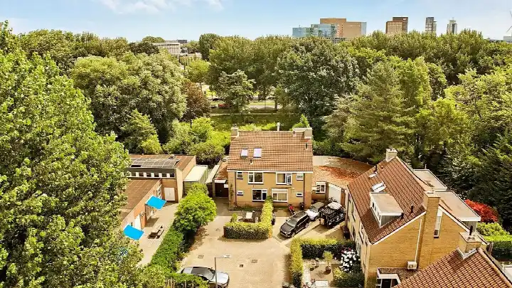 Corner house for sale: 's-Gravensingel 20, Kralingen Oost Rotterdam