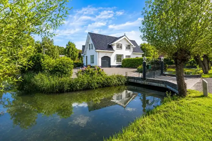 Twee-onder-één-kap te koop: 's-Gravenweg 80, 's-Gravenweg/Alexanderlaan Capelle Aan Den Ijssel
