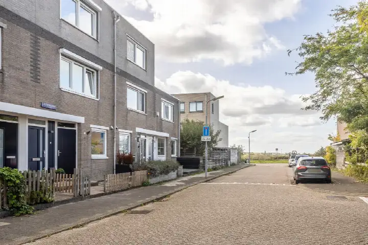 Terraced house for sale: S. Kooijmanstraat 29, Westerwatering Noord Zaandam