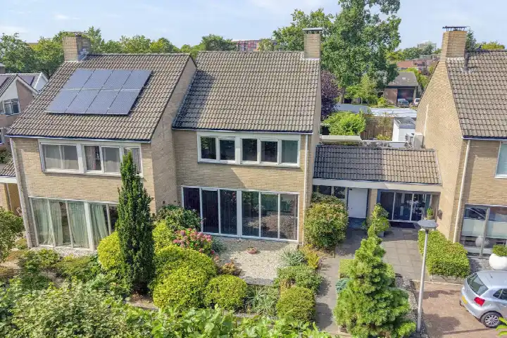 Tussenwoning te koop: S.N. Menkostraat 19, Voortman-Amelink Enschede