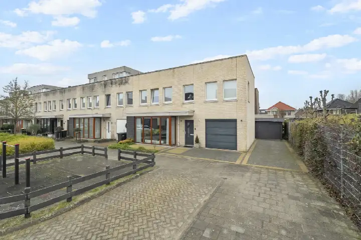 Hoekwoning te koop: Saffier 59, Edelesteen en Schildersbuurt Anna Paulowna