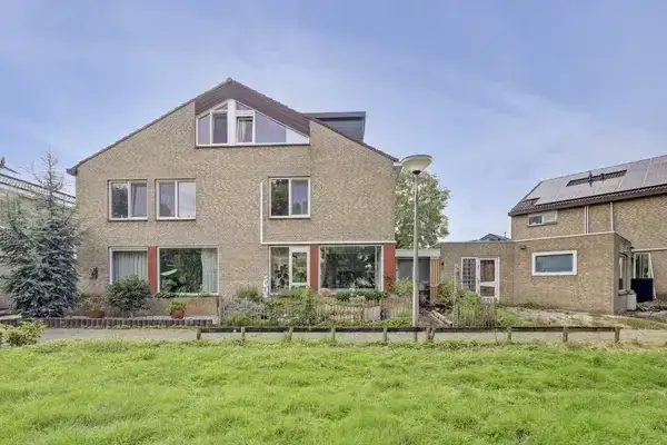 Tussenwoning te koop: Salamanderveen 345, Egel- en Salamanderveen Spijkenisse