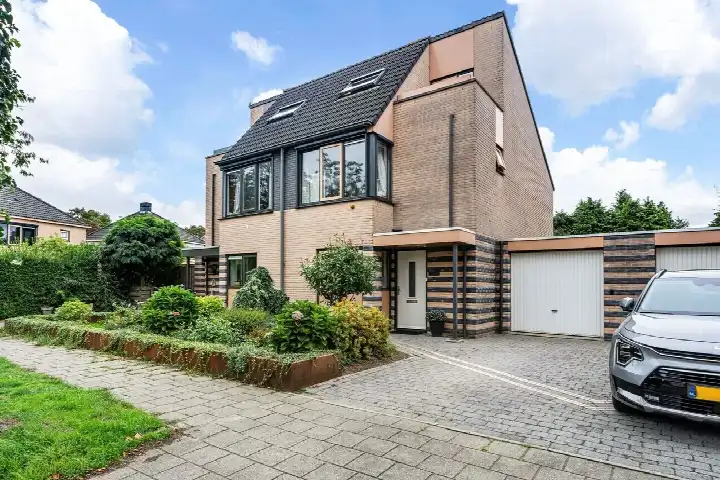 Tussenwoning te koop: Saltshof 2203, Saltshof Wijchen