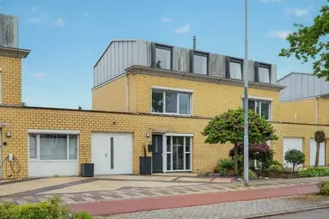Terraced house for sale: Sartrelaan 7, Blixembosch-Oost Eindhoven