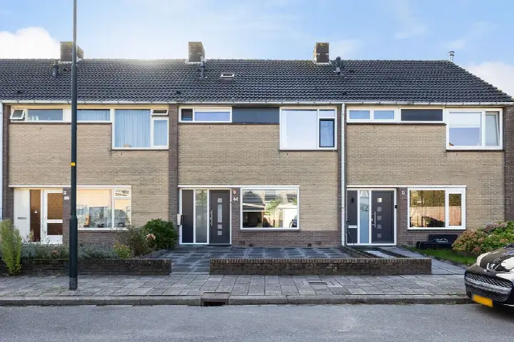 Tussenwoning te koop: Sartrestraat 44, Anklaar Apeldoorn