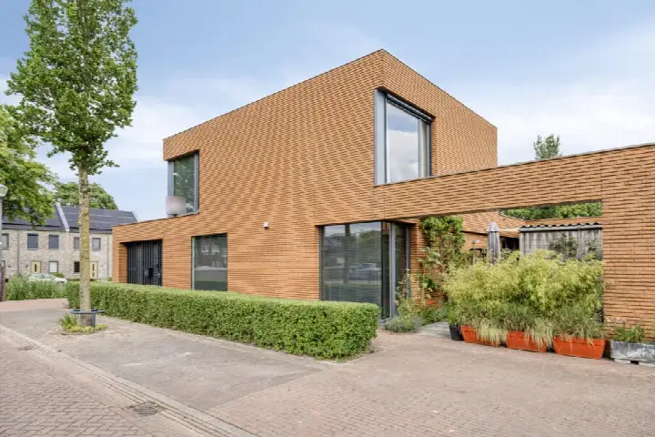 Terraced house for sale: Satijnstraat 3, Annabuurt en Suytkade Helmond