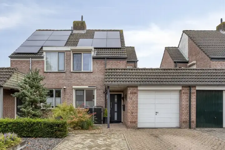 Terraced house for sale: Schapeweide 16, Bunderse Hoek Zuid Veghel