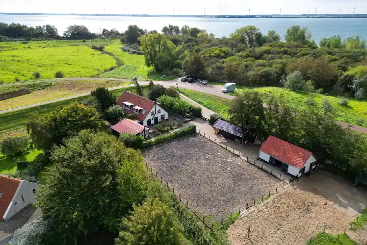 Detached house for sale: Schenkeldijk 4, Duinhoeck Hellevoetsluis