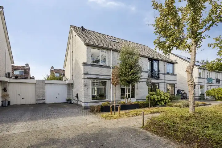 Tussenwoning te koop: Schepen Smitslaan 9, Nuenen-Oost Nuenen