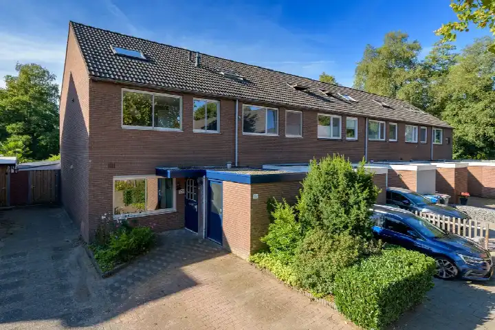 Corner house for sale: Schepenenveld 151, Matenveld Apeldoorn
