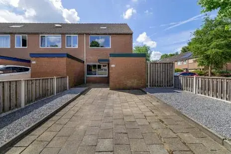 Corner house for sale: Schepenenveld 206, Matenveld Apeldoorn