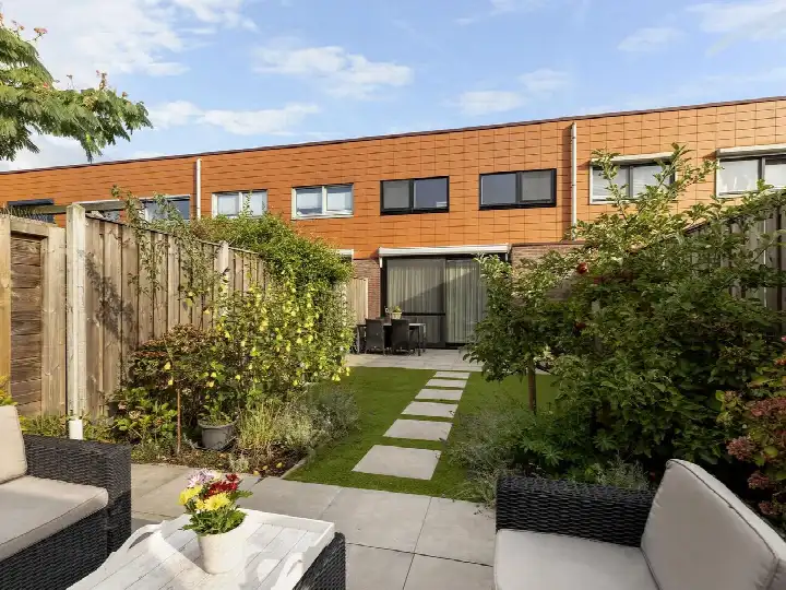 Tussenwoning te koop: Schiermonnikoog 8, Gaatkensoog Barendrecht
