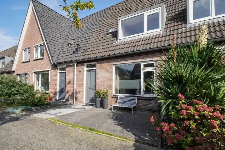 Tussenwoning te koop: Schipbeekstraat 20, Rivierenwijk Utrecht