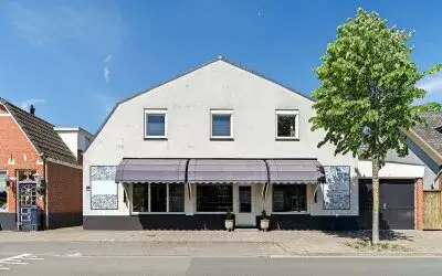 Twee-onder-één-kap te koop: Schipholtstraat 126, Eekmaat Enschede