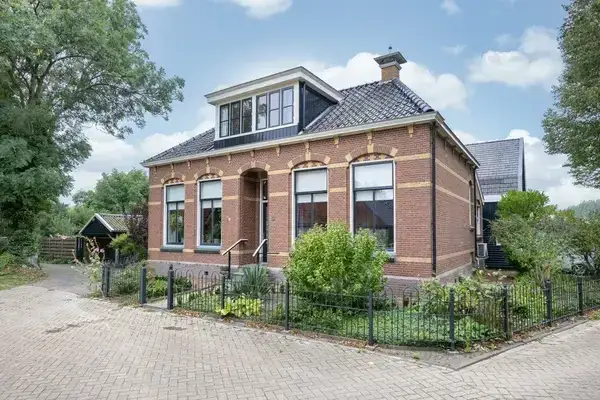 Vrijstaande woning te koop: Schoolplein 9, Witmarsum Witmarsum