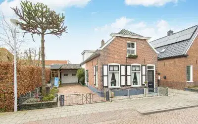 Twee-onder-één-kap te koop: Schoolstraat 1, Rossum Rossum