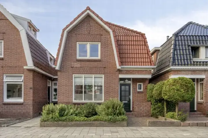 Twee-onder-één-kap te koop: Schoolstraat 12, Veendam-Zuid Veendam