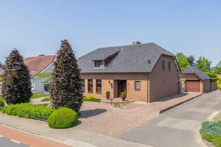 Vrijstaande woning te koop: Schoolstraat 153, Kern Belfeld Belfeld