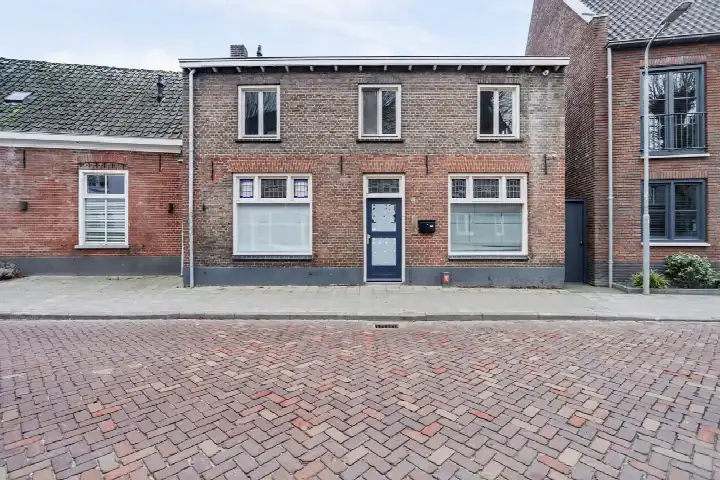 Vrijstaande woning te koop: Schoolstraat 16, Omg. Prinsessenbuurt Moergestel