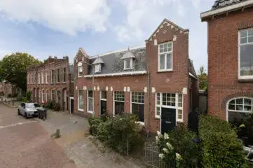 Tussenwoning te koop: Schoolstraat 17, Noordoosthoek Sneek
