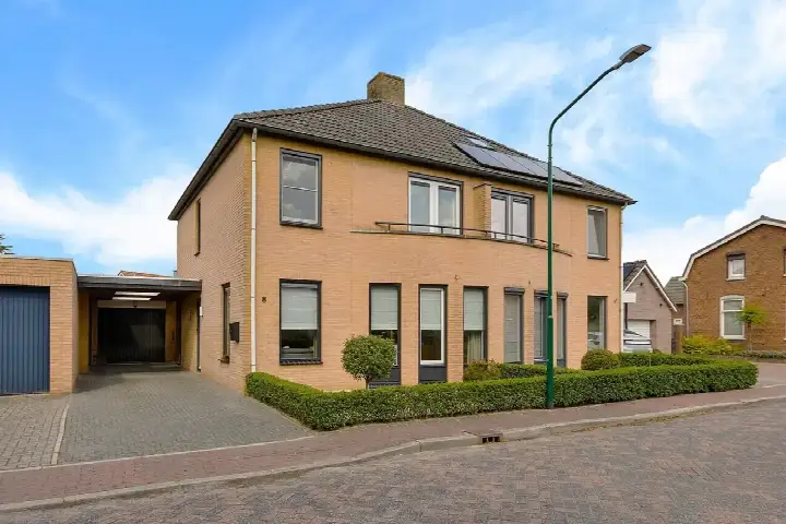 Twee-onder-één-kap te koop: Schoolstraat 8, Wanroij Wanroij
