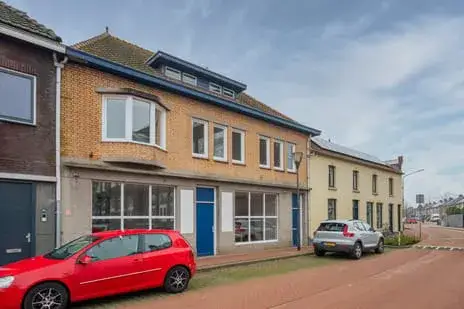 Tussenwoning te koop: Schoolstraat 9, De Riet Horst