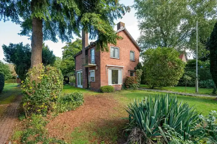 Detached house for sale: Schoolweg 19, Nunspeet-Oost Nunspeet