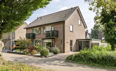 Twee-onder-één-kap te koop: Schoresteynstraat 31, Deil Deil