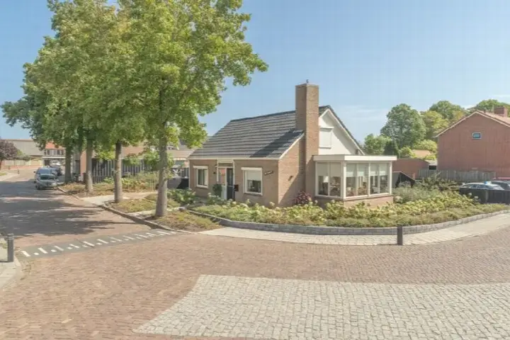 Vrijstaande woning te koop: Schotwal 16, Kruiningen - Kern Kruiningen