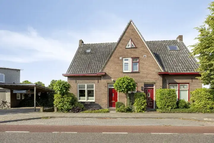 Twee-onder-één-kap te koop: Schout bij Nacht Doormansingel 12, De oude Stad binnen de gracht Doesburg
