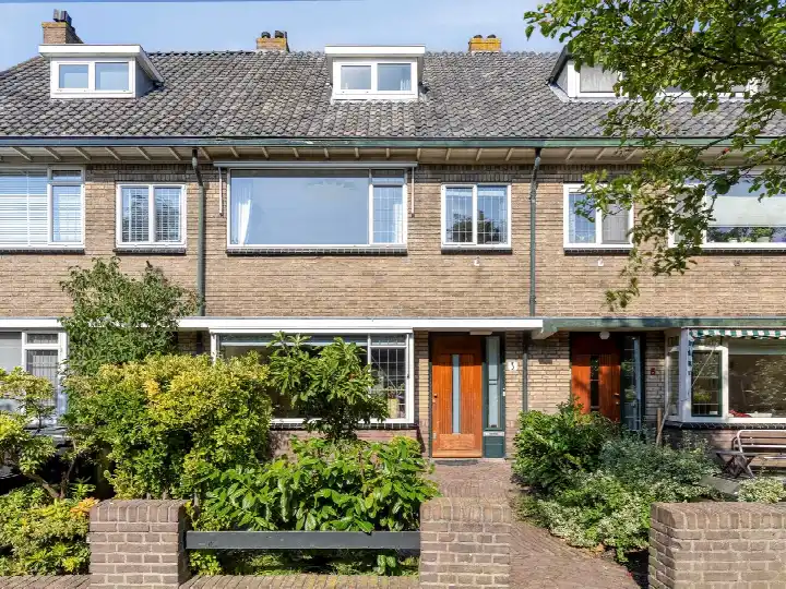 Terraced house for sale: Schoutenburgstraat 3, Voscuyl Oegstgeest