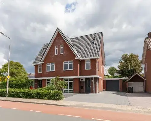 Twee-onder-één-kap te koop: Schoutenstraat 120, Staatsliedenwijk Barneveld