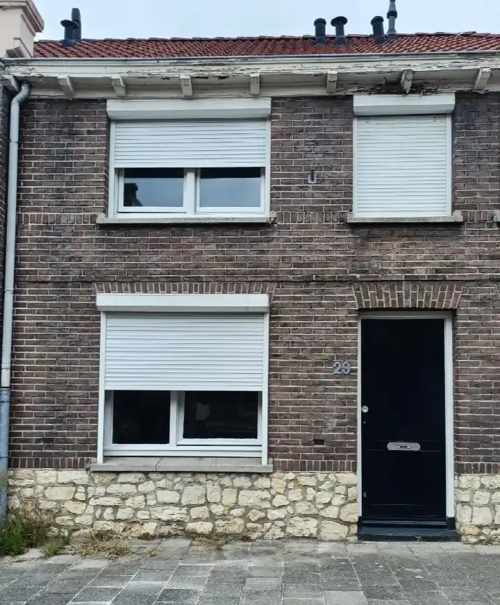 Tussenwoning te koop: Schoutstraat 23, Eikenderveld Heerlen