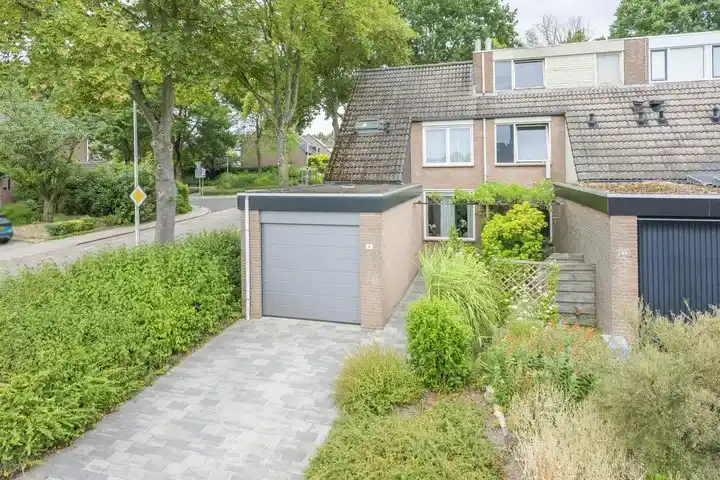 Hoekwoning te koop: Schovenhof 1, Egstraat en omgeving Heerlen