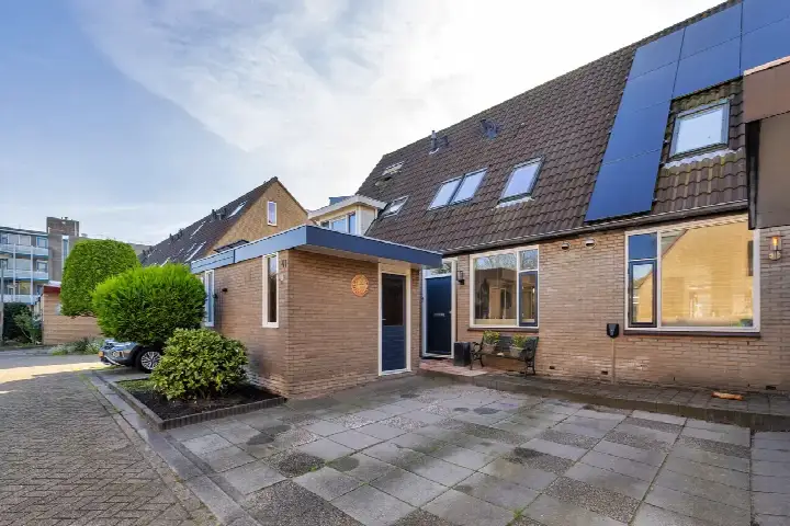 Terraced house for sale: Schrijnwerkerstraat 41, Ambachtenbuurt Schiedam
