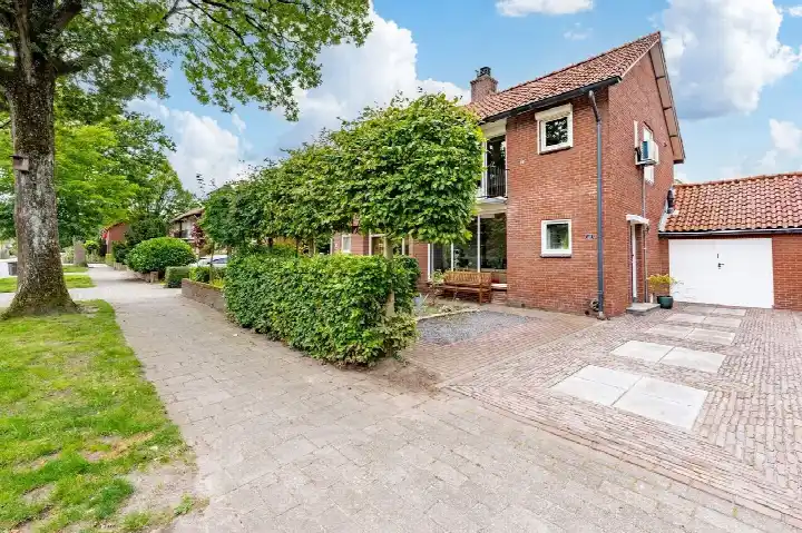 Terraced house for sale: Schubertlaan 40, Componistenkwartier Apeldoorn