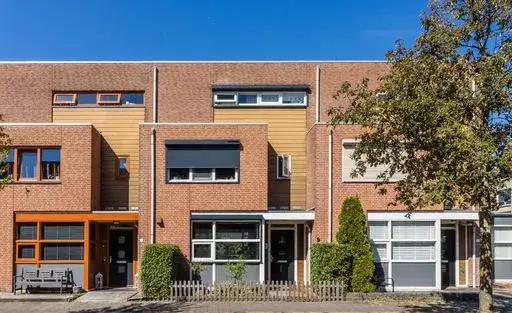 Terraced house for sale: Schubertpad 9, Oud-Beijerland Poortwijk Oud-Beijerland