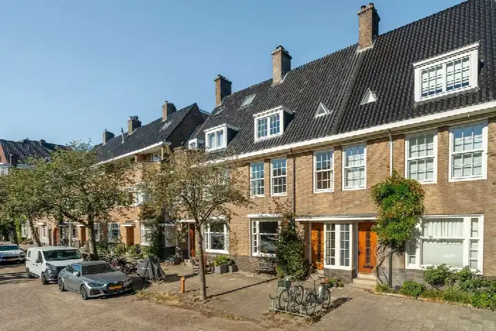 Tussenwoning te koop: Schubertstraat 64, Diepenbrockbuurt Amsterdam