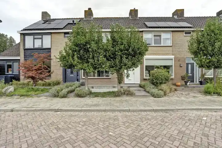Tussenwoning te koop: Schultz van Haegenstraat 26, Dorp Hendrik-Ido-Ambacht