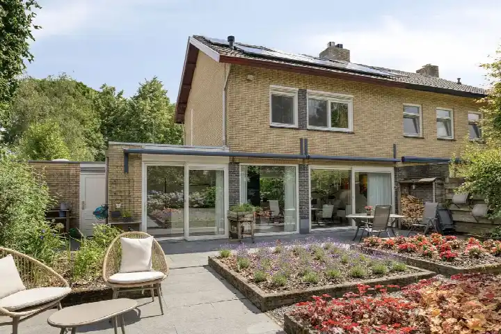 Twee-onder-één-kap te koop: Schutsestraat 7, Prinsenbeek Prinsenbeek