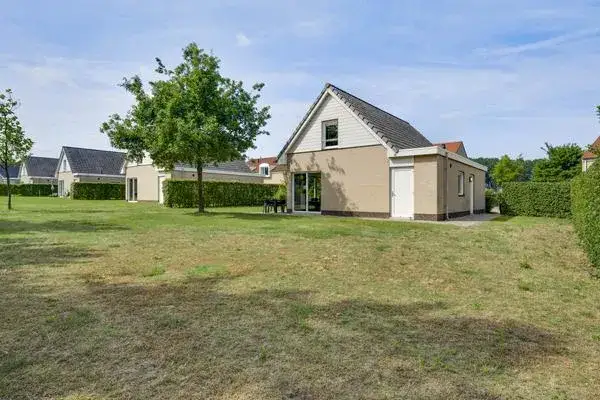 Vrijstaande woning te koop: Schutteheide 1-3, Heel Heel