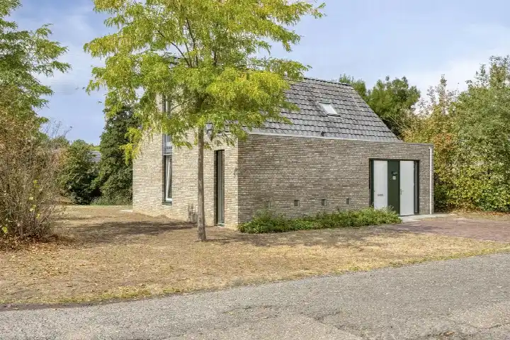 Vrijstaande woning te koop: Schutteheide 1370, Verspreide huizen Heel Heel