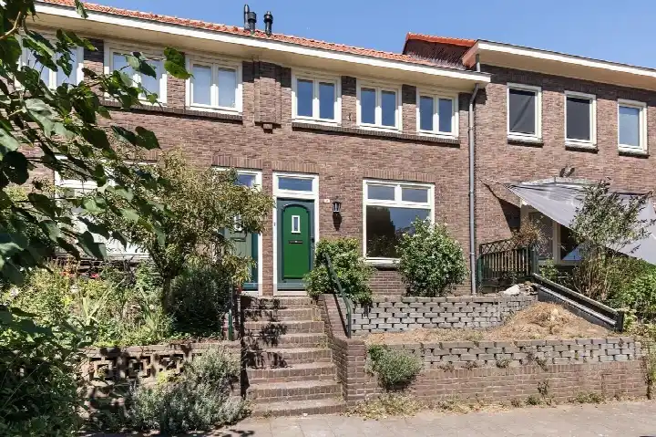 Terraced house for sale: Schuttersbergplein 31, Geitenkamp Arnhem