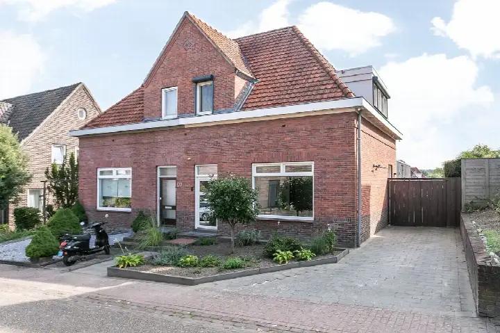 Semi-detached for sale: Schutterstraat 48, Schuttersveld Brunssum